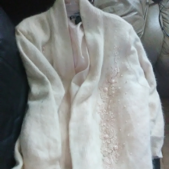 Lee Sands Angora soft wool cardigan. Warm. - Picture 8 of 8